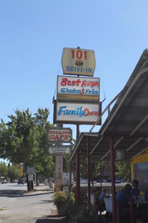 101drive-inn-willits